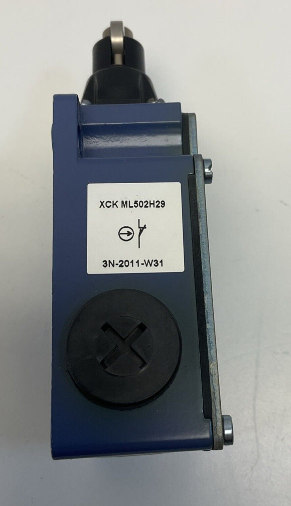 Telemecanique XCKML502 Limit Switch Safety Sensor 240V