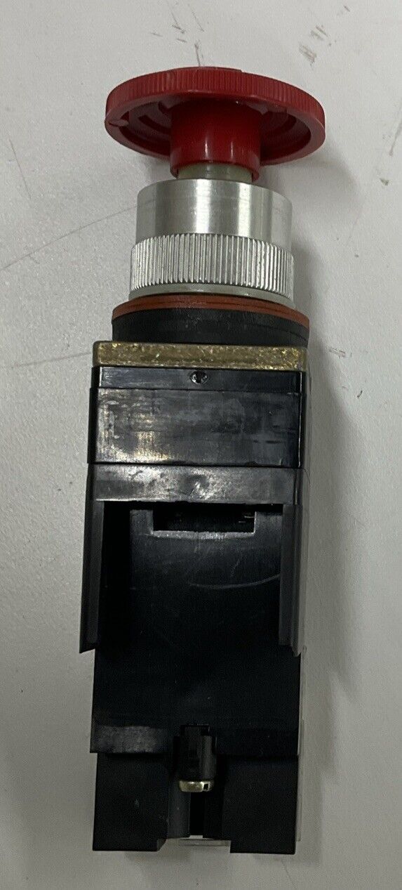 Allen Bradley 800MR-FXT Red Twist and Release Switch
