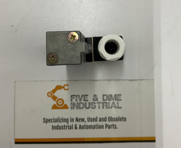 CKD P5142-M6-DC24V Solenoid Valve w/ Gasket and Hardware