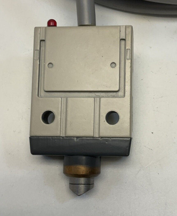 Omron D4C-6210 Sealed Limit Switch