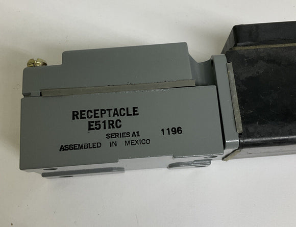 Eaton E51CLP5 Polarized Retroreflective Sensor w/ Switch Body 120VAC