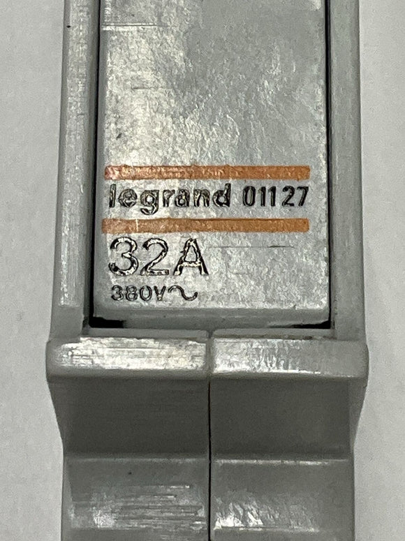 Legrand 01127 Din Mount 1-Pole Fuse Holder 32-Amps 380 Vac  CC 10.3X38