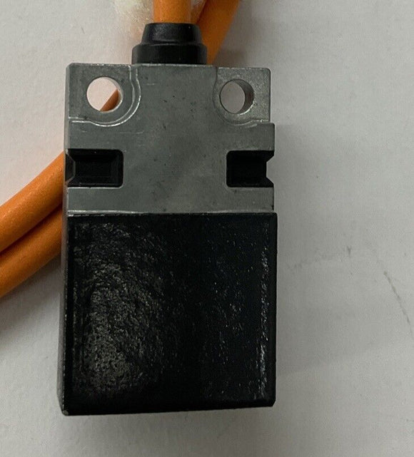 Balluff BES R01ZC-PSC70B-BZ01,5-108 Proximity Sensor PNP NO BES0482