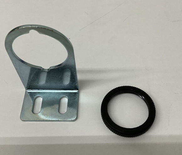 Arrow Pneumatic  BR1611 Regulator Mounting Bracket w/ Panel Nut