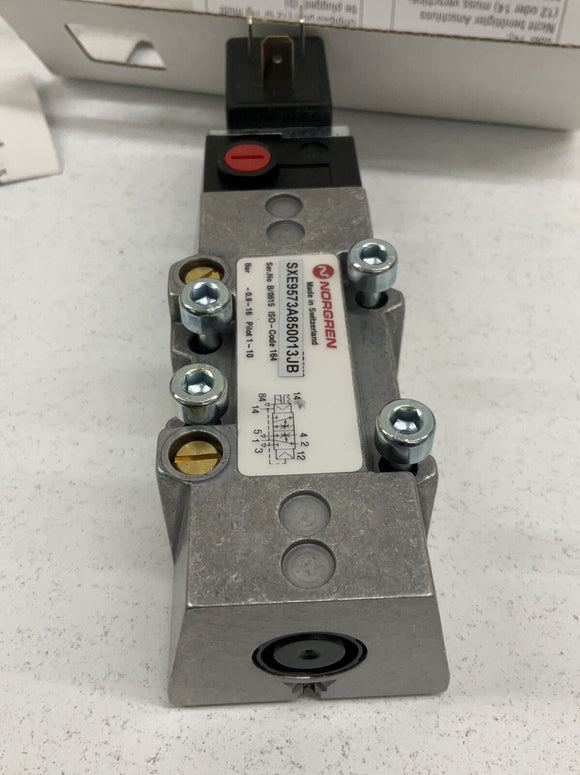Norgren SXE9573-A85-00-13JB Pneumatic 24V Solenoid Valve +Connector