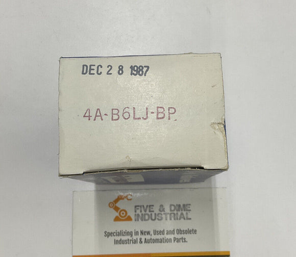 Parker 4A-B6LJ-BP 1/4" Tube OD Brass Ball Valve 1500 PSI