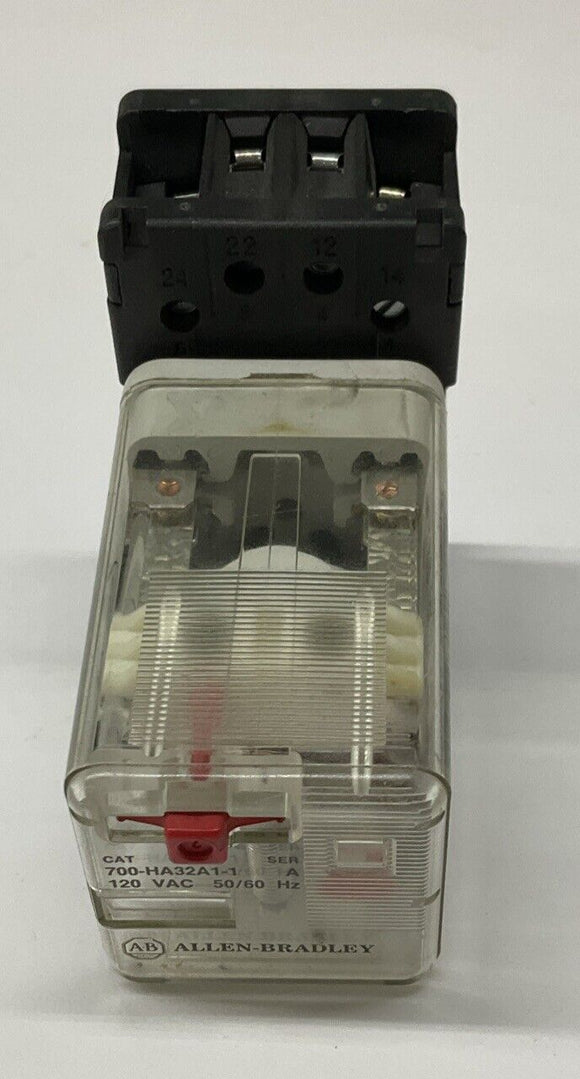 Allen Bradley 700-HA32A1-1 SER A 120VAC Relay 8-Pin w/base