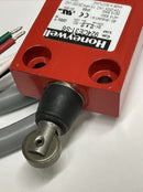Honeywell 924CE31-S6 SPDT 10A 250V Roller Snap Action Limit Switch-3