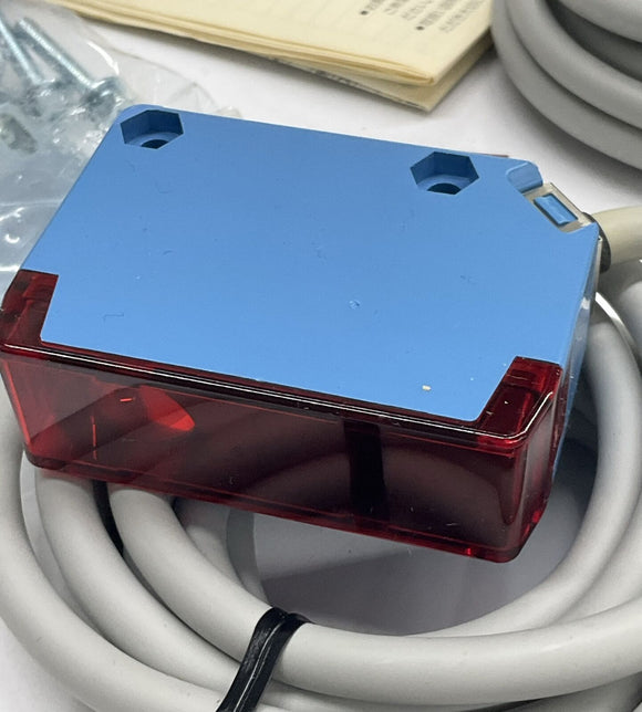 Sick Optex V2T-2000 V-2E Photoelectric Sensor Kit