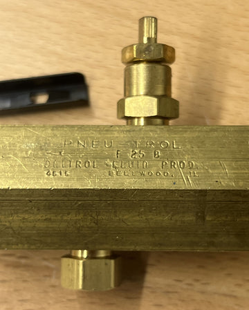 Detrol F25B 3/8" Brass Needle Valve - 0