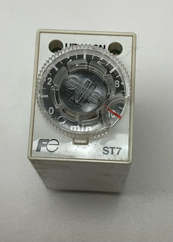Fuji Electric ST7P-2A11N-ADC Input 100-120 VAC, 8-Pin 0-10 Min Timer Relay
