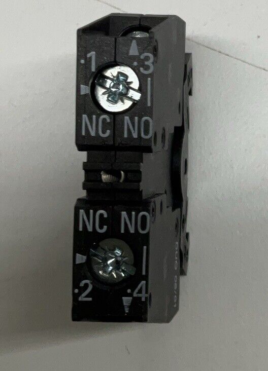 Siemens 3SB3605-0AA61 White Illuminated Pushbutton