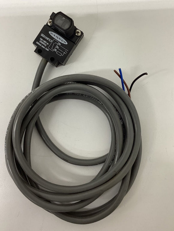 Banner SE61AW1LV Retro Reflective Sensor 120 VAC 5-Meter Range