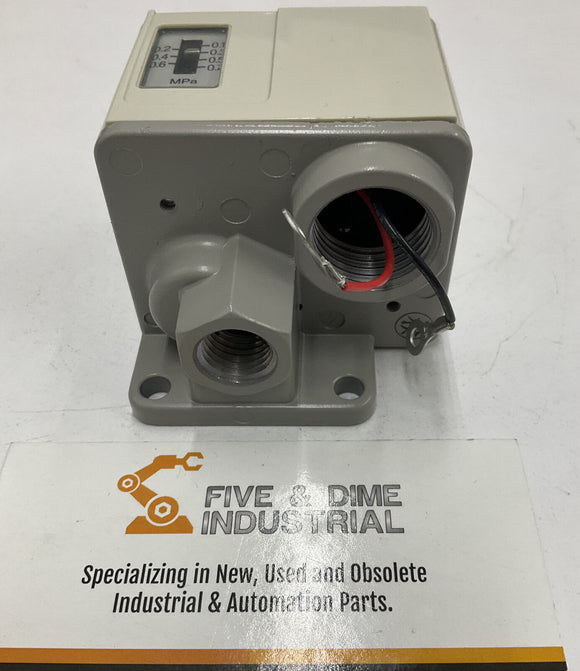 SMC IS3000-N02L5 Pressure Switch 0.1-0.7 MP