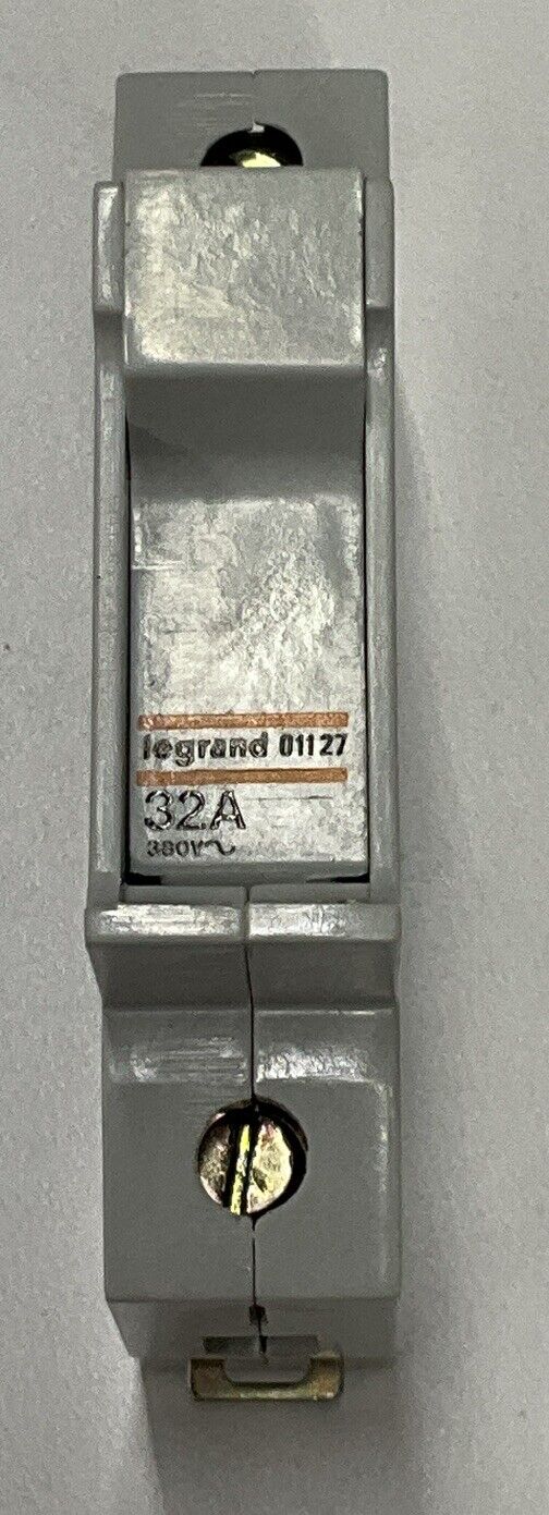 Legrand 01127 Din Mount 1-Pole Fuse Holder 32-Amps 380 Vac  CC 10.3X38