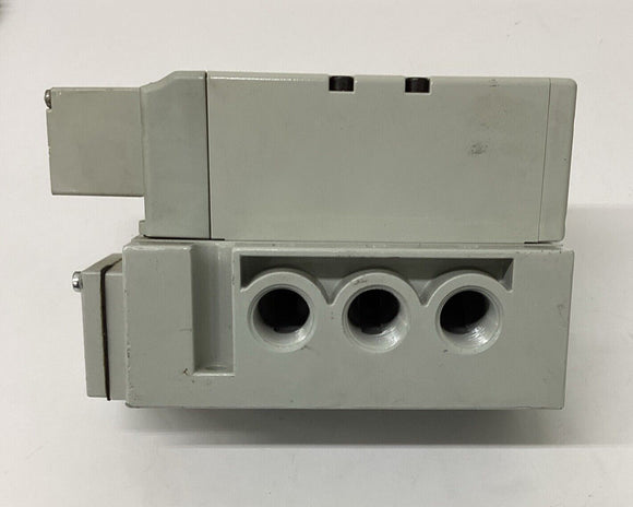 Numatics 353BA400M000061 24VDC Solenoid Valve w/ 1/2'' NPT Base