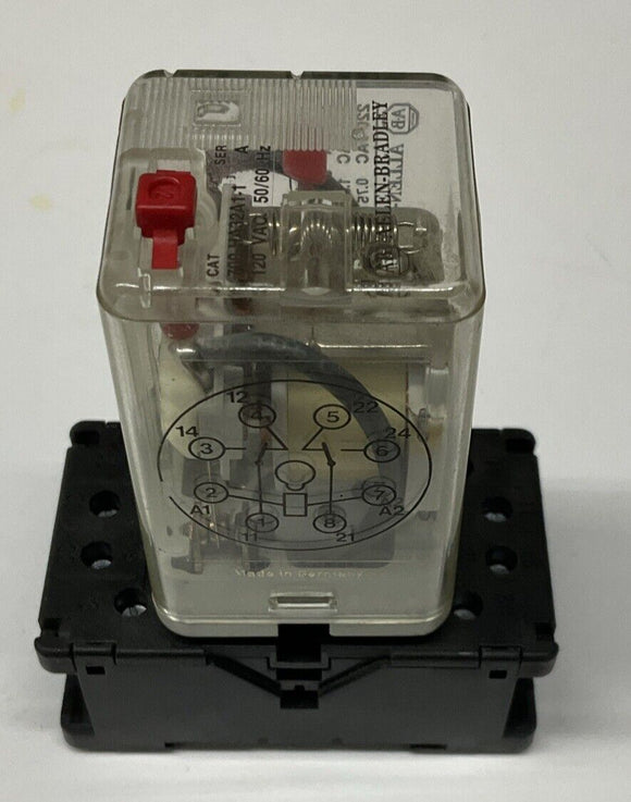 Allen Bradley 700-HA32A1-1 SER A 120VAC Relay 8-Pin w/base