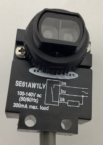 Banner SE61AWILV Retro Reflective Sensor 120VAC 5-Meter Range - 0