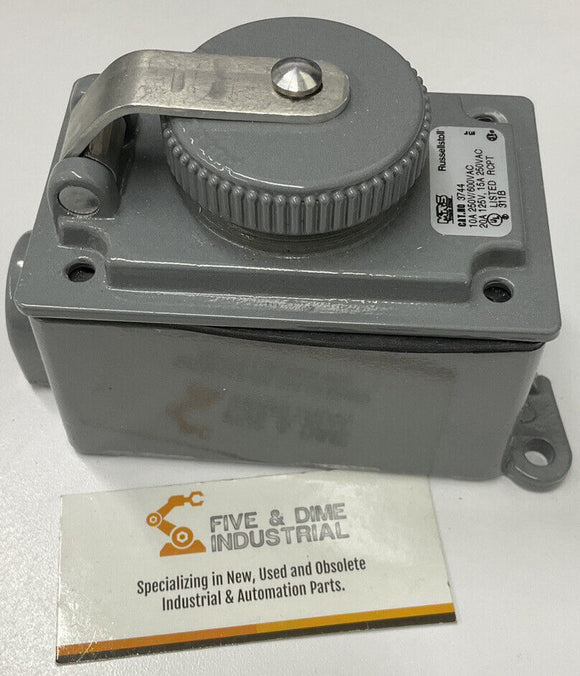 Russell Stoll 3744 Receptacle Box, 10A, 250V/600VAC