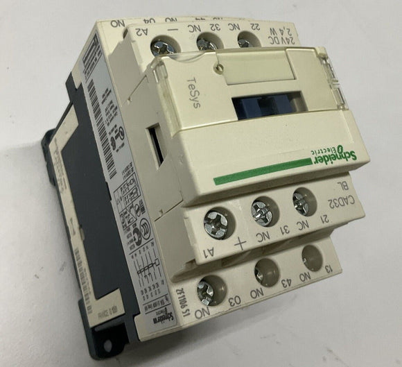 Schneider Electric CAD32BL Control Relay 24VDC