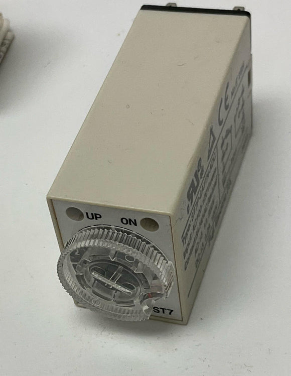 Fuji Electric ST7P-2A11N-ADC Input 100-120 VAC, 8-Pin 0-10 Min Timer Relay