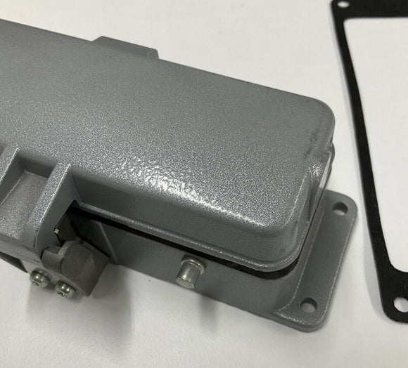 Lapp Epic 10-1030 HBE24 Base Panel Mount with Dust Cover