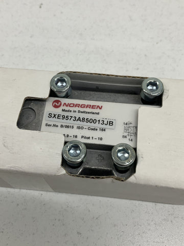 Norgren SXE9573-A85-00-13JB Pneumatic 24V Solenoid Valve +Connector - 0