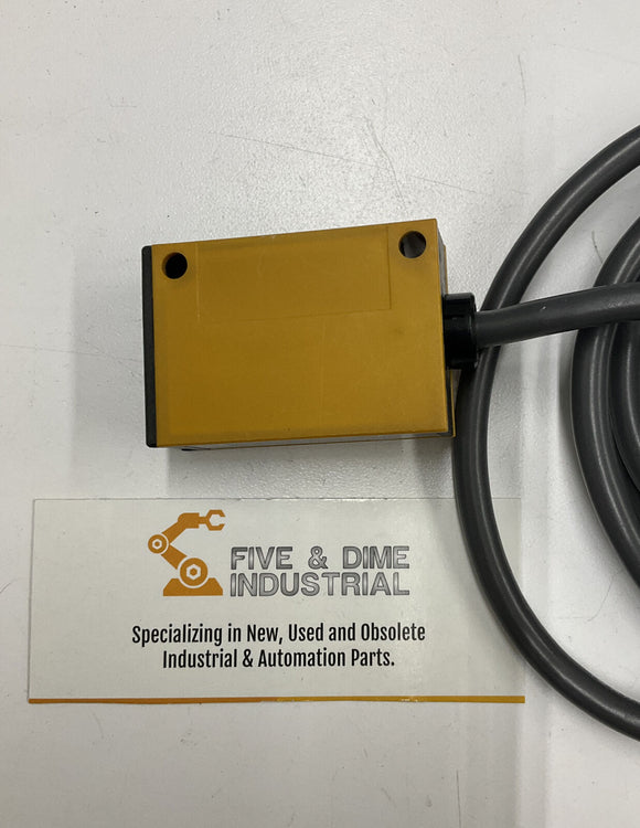 Omron E3E2-3DY2-US Photoelectric Sensor