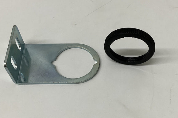 Arrow Pneumatic  BR1611 Regulator Mounting Bracket w/ Panel Nut