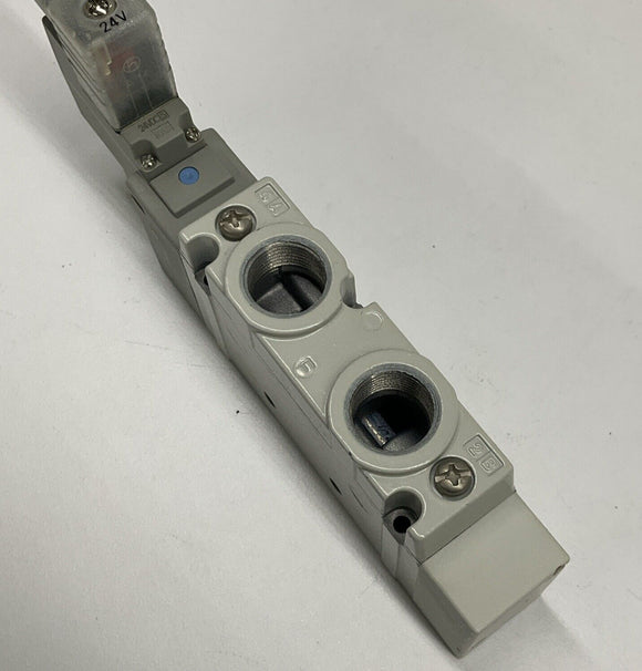 SMC SY9120-5DZ-03F-Q 24 VDC Solenoid Valve with Connector