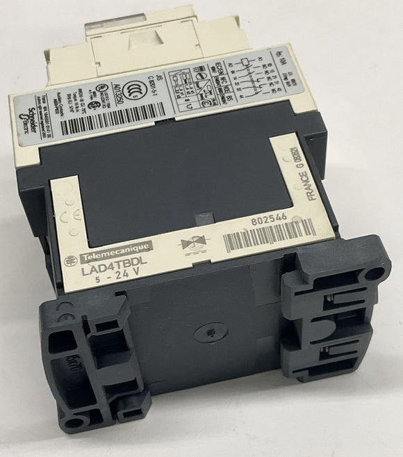 Schneider Electric Telemecanique CAD32BD Control Relay 24 VDC