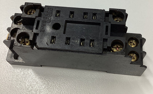 Omron PYF08A-E Din Mount 8-Pin Relay Sockets Lot of (5)