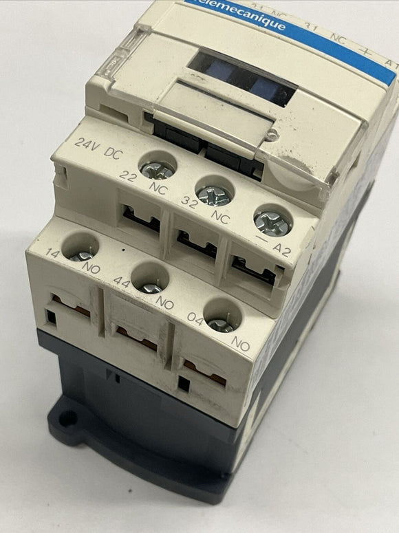Schneider Electric Telemecanique CAD32BD Control Relay 24 VDC
