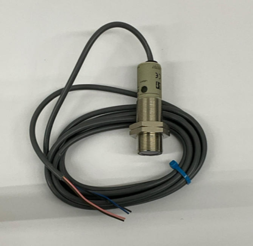 Omron E3F2-DS10C4-M Photoelectric Switch Sensor 10-30 VDC