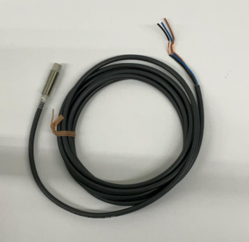 Omron E2E-X2ME1 Proximity Switch Sensor 12-24 VDC  (No Hardware)