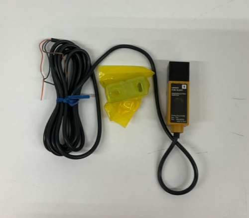 Omron E3S-5LE41 Photoelectric Switch Sensor  12-24VDC, 2 Meters