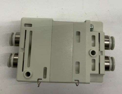 SMC VQ2000-FPG-C8C8-D Double Pneumatic Check Block