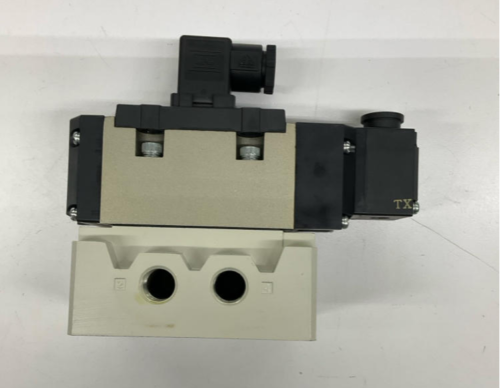 SMC VS7-8-FG-S-CNA03  115VAC Solenoid Pneumatic Valve
