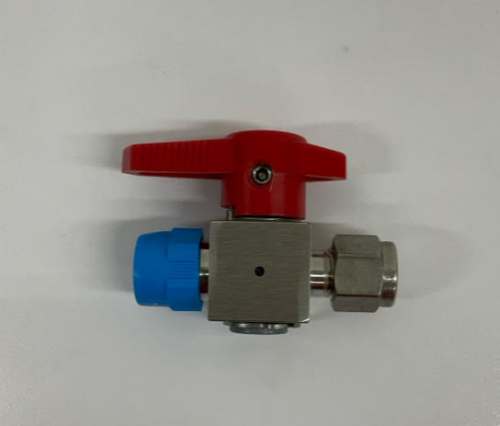 Hylok  P1VMH-4N4T-DV  316 SS  Plug Valve  1/4'' Npt X 1/4''Tube