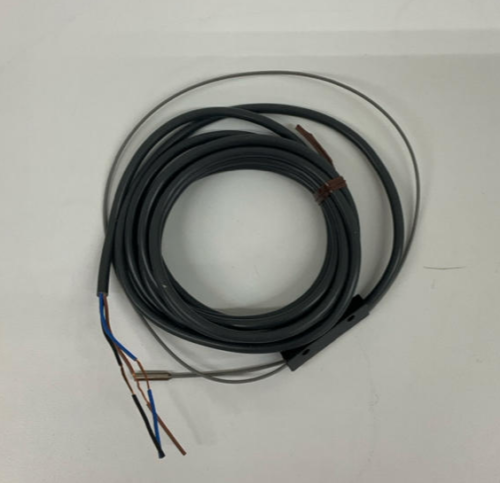 Omron E2EC-CR5B1 Proximity Sensor Switch  5-24 VDC  2 Meters
