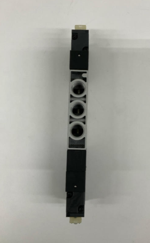 Festo  CPE18-M1H-5/3G-1/4 24 VDC  Solenoid Valve 170247