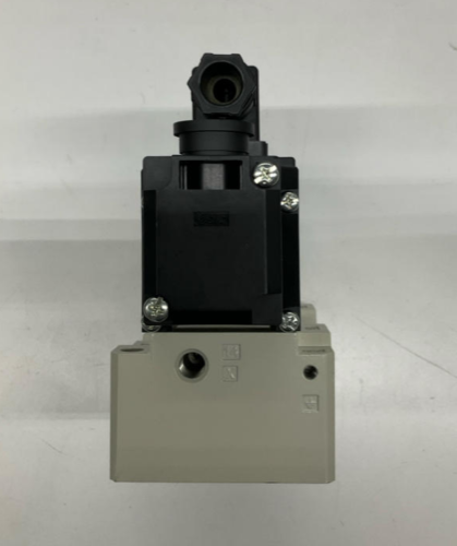 SMC VS7-8-FG-S-CNA03  115VAC Solenoid Pneumatic Valve