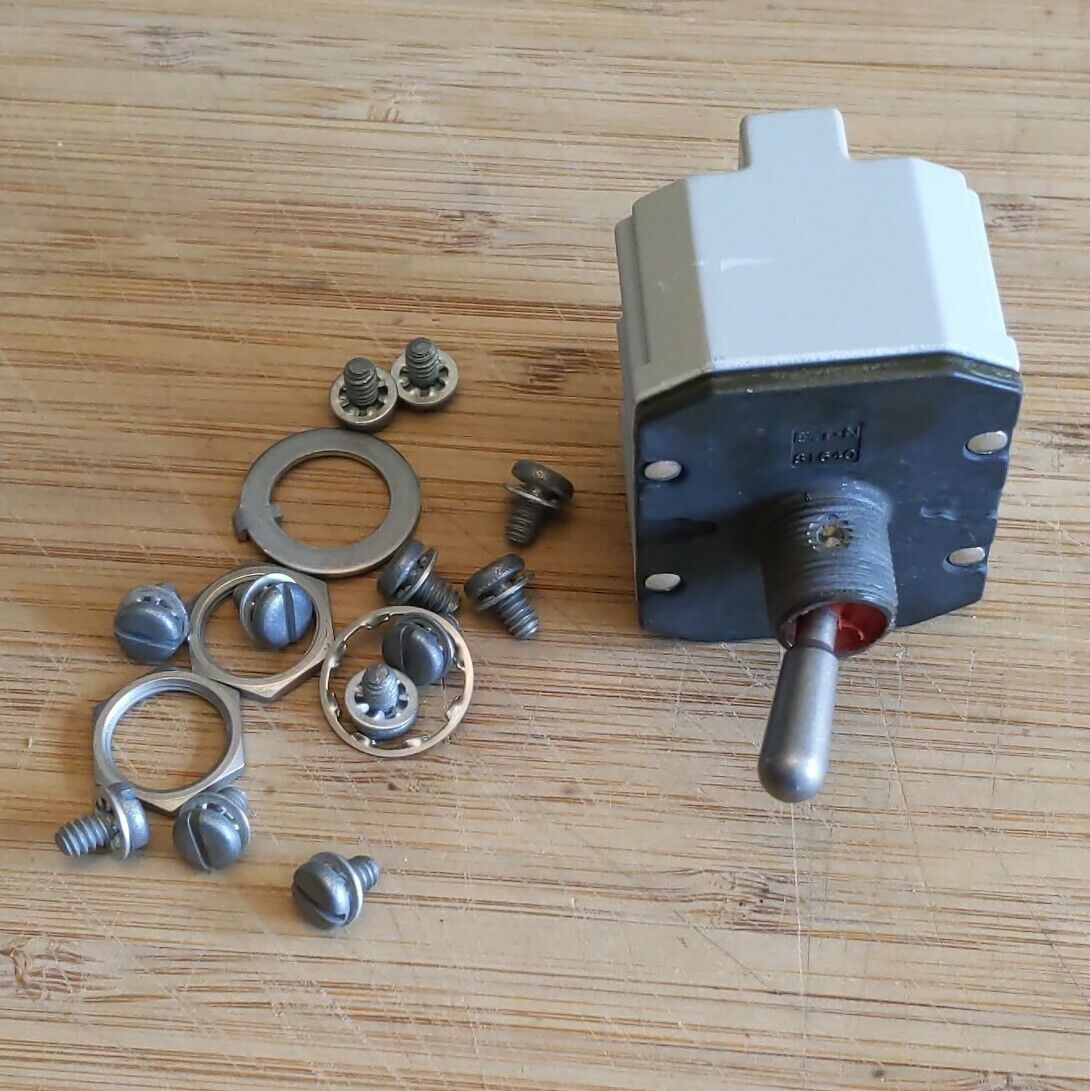 Eaton Cutler Hammer  18A 125VAC New 4P TOGGLE SWITCH 8522K1 (BK100)