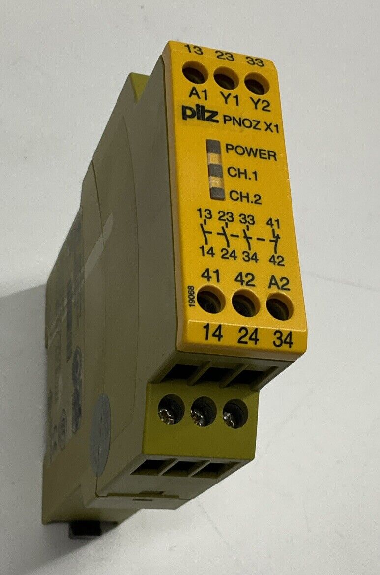 Pilz PN0ZX1 24VAC/DC-3n/o-1n/c / 774300 24VAC/DC Safety Relay (BL304)
