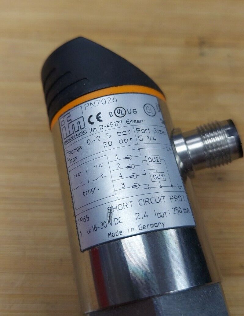 IFM Efector PN7026 New Pressure Sensor (YE110)