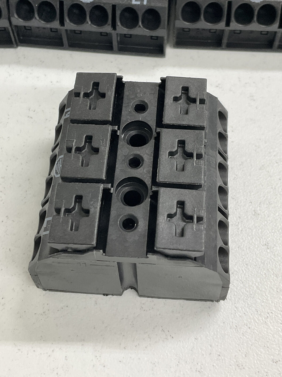 Wago 862-2503  4 Pole Chassis Mount Terminal Block Awg 20-12 250 Pieces (BK124)