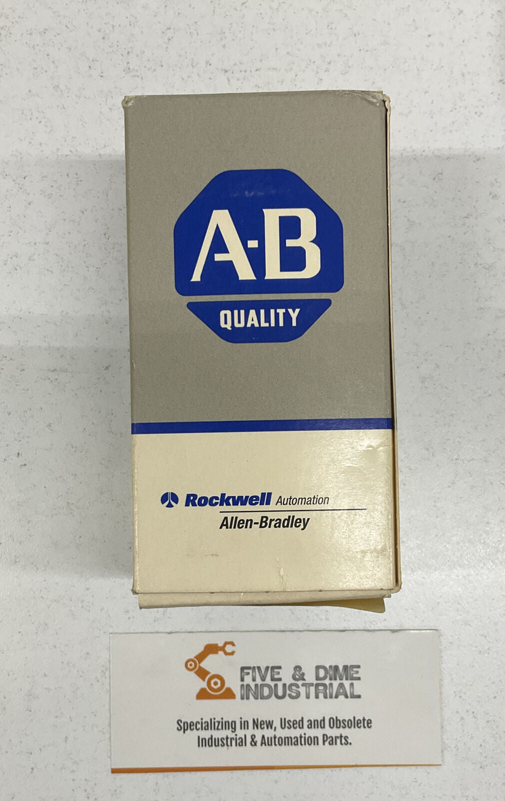 Allen Bradley New Genuine Contact Kit 40768-801-01   (YE102)