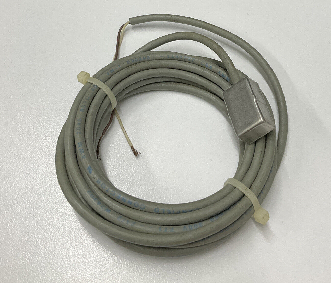 Canfield Connector 810-000-004 Reed Switch 120V (CL240)