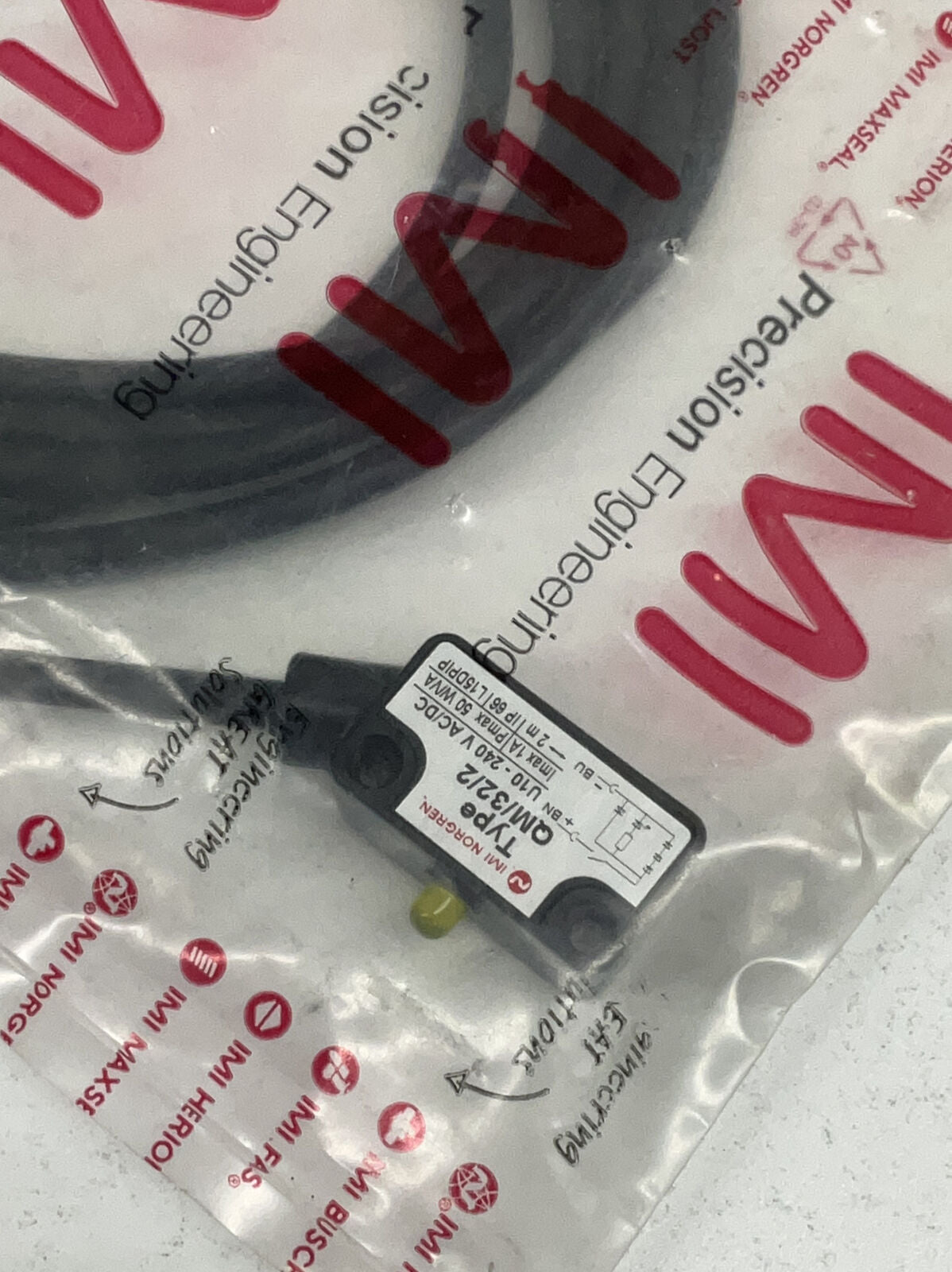 IMI Norgren QM 32 2 Reed Switch 10 240 Volts AC DC 50W VA  2 Meters (RE219)