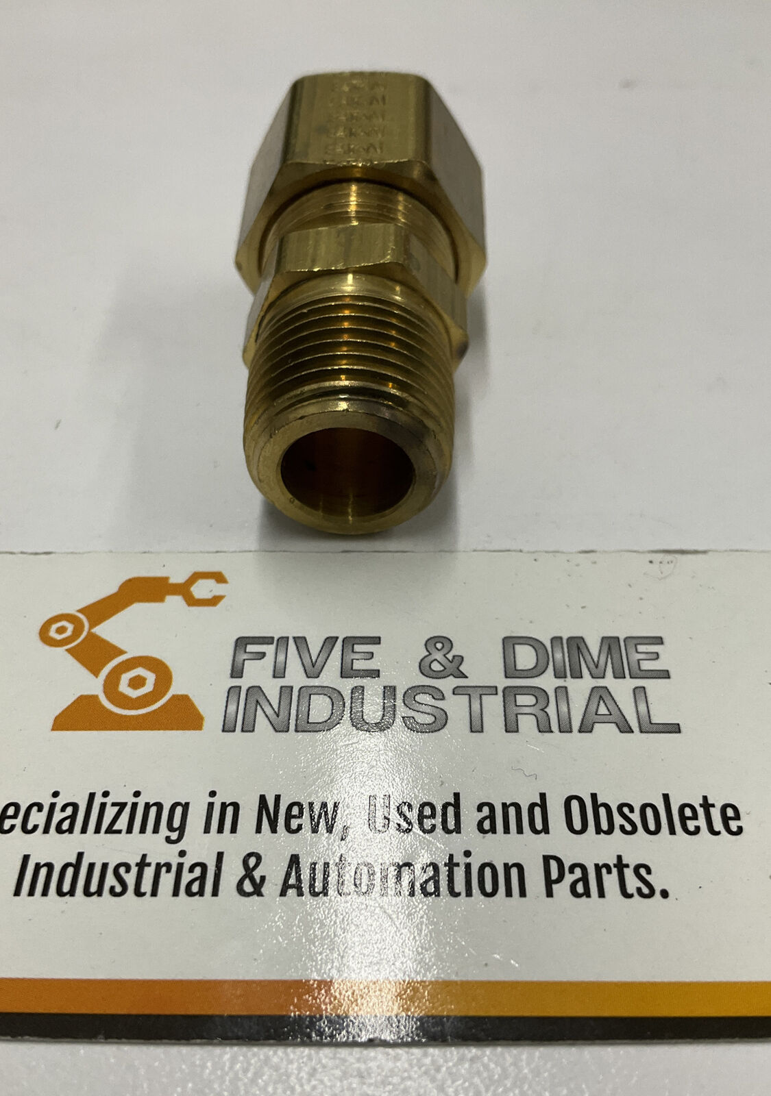 Eaton  68X8 NPTF 1/2" Male Line / Tube Brass Fitting (CL121)
